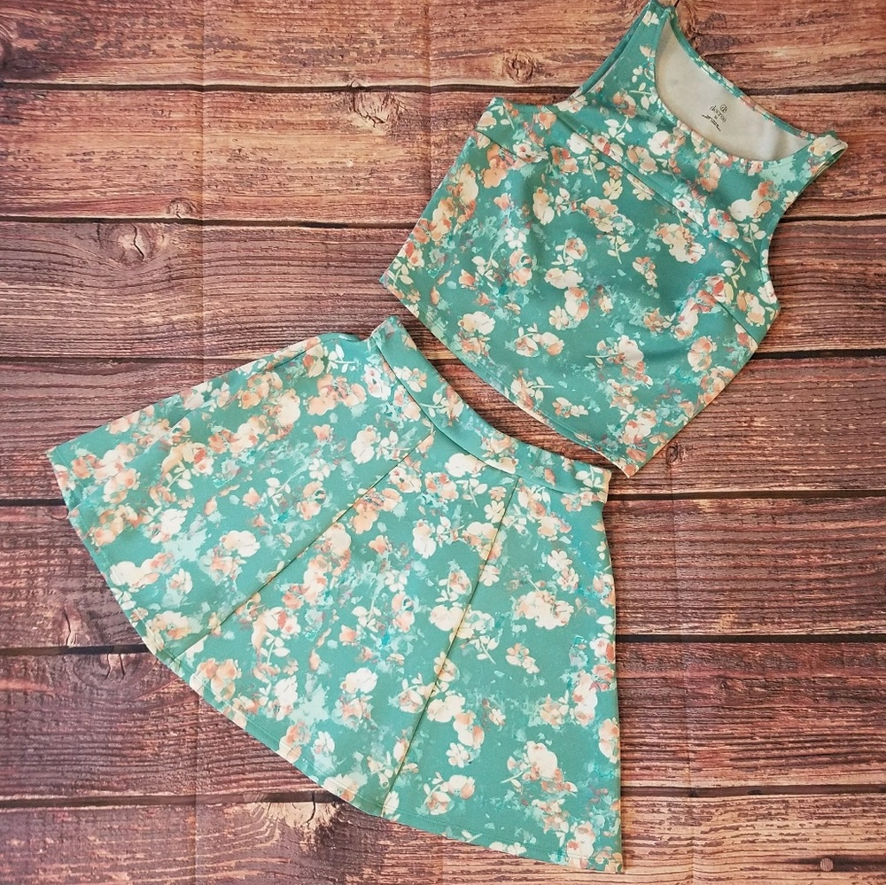 Decree • 2 Piece Floral Outfit